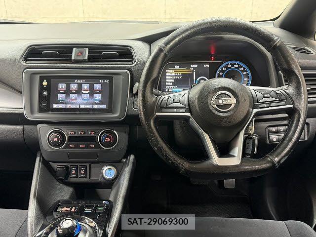 Nissan LEAF 2022-02 7327891-1