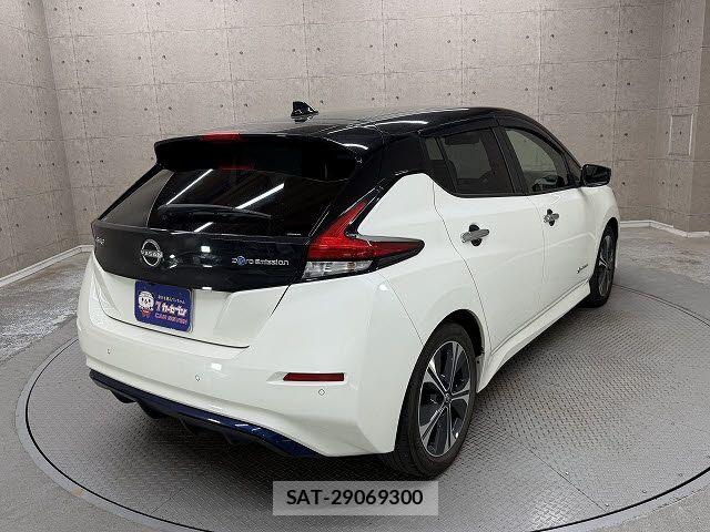 Nissan LEAF 2022-02 7327891-2