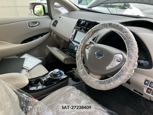 Nissan LEAF 2016-06 7327919-10
