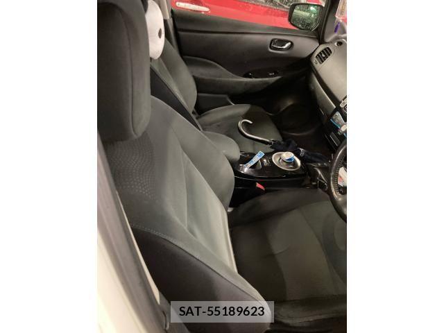 Nissan LEAF 2015-12 7327920-12