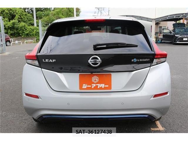 Nissan LEAF 2020-05 7327898-9