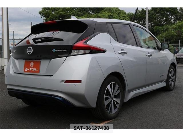 Nissan LEAF 2020-05 7327898-21