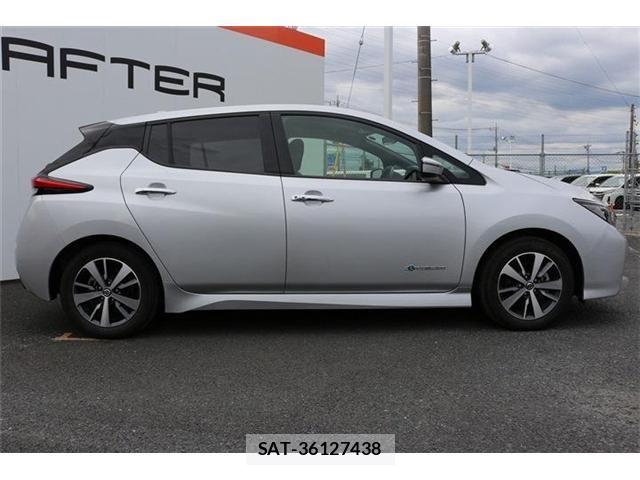 Nissan LEAF 2020-05 7327898-8