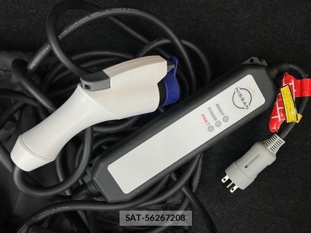 Nissan LEAF 2023-12 7327888-10