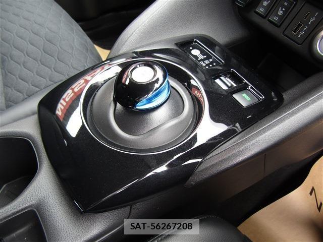 Nissan LEAF 2023-12 7327888-14