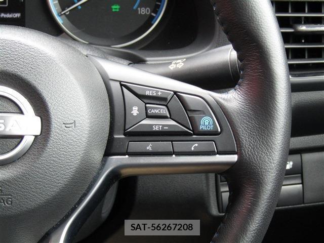 Nissan LEAF 2023-12 7327888-4
