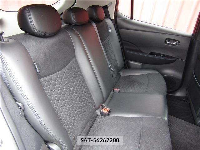 Nissan LEAF 2023-12 7327888-6