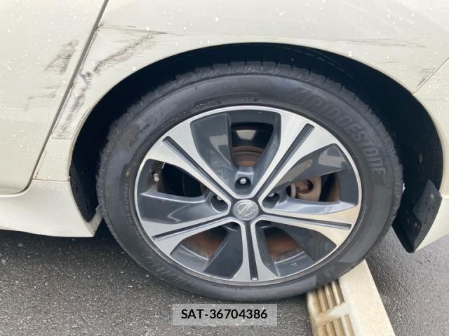 Nissan LEAF 2018-01 7327900-16