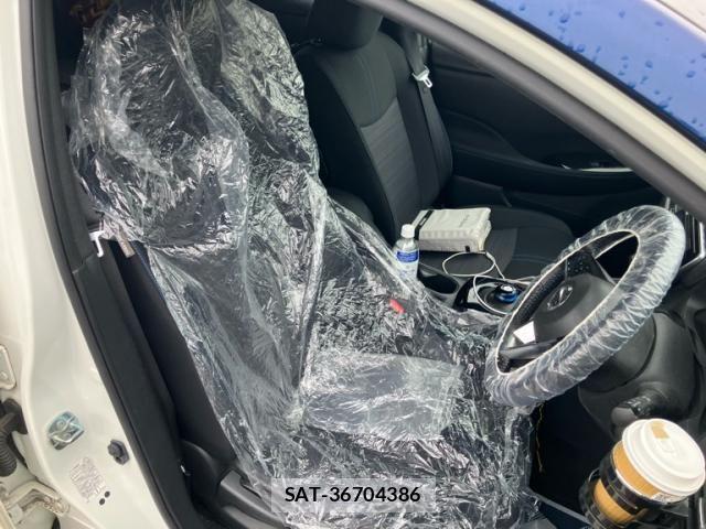 Nissan LEAF 2018-01 7327900-18