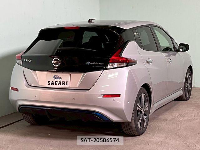 Nissan LEAF 2018-04 7327903-9
