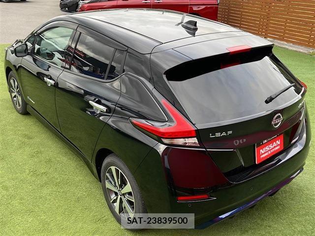 Nissan LEAF 2021-10 7327895-18