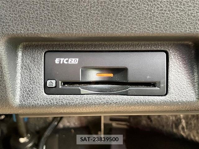 Nissan LEAF 2021-10 7327895-6