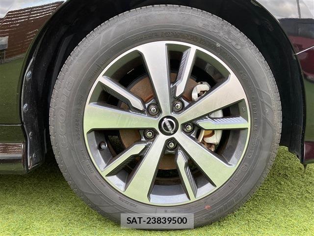 Nissan LEAF 2021-10 7327895-8