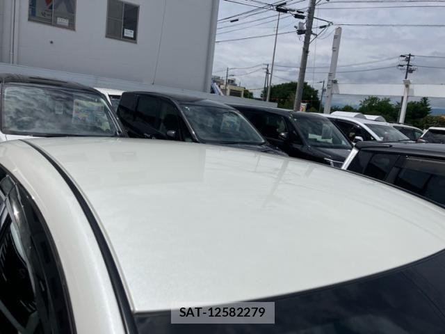 Nissan LEAF 2018-01 7327905-9