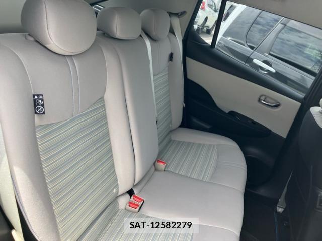 Nissan LEAF 2018-01 7327905-11