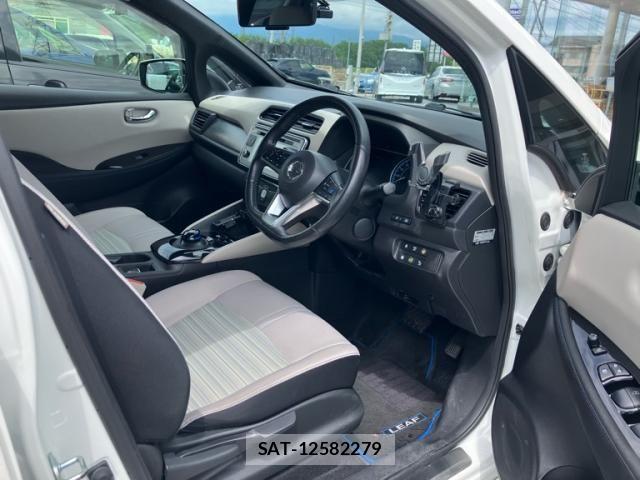 Nissan LEAF 2018-01 7327905-12