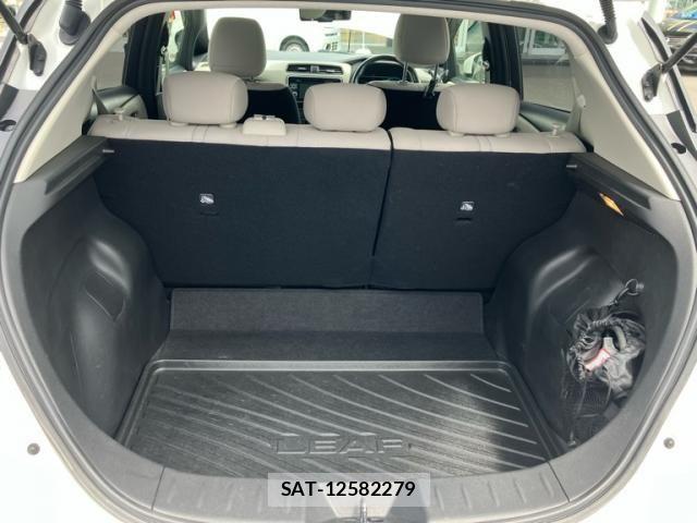 Nissan LEAF 2018-01 7327905-22