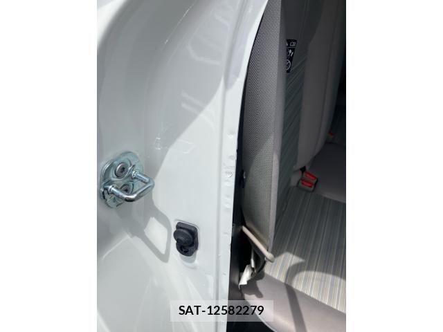 Nissan LEAF 2018-01 7327905-24