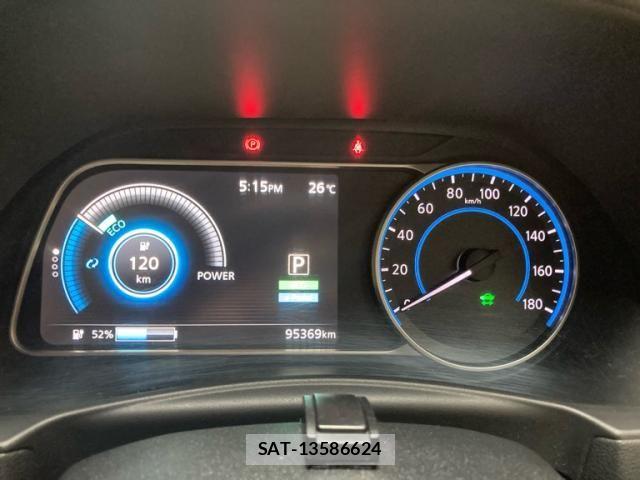 Nissan LEAF 2018-05 7358411-15