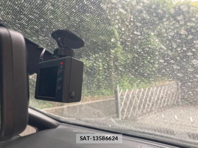 Nissan LEAF 2018-05 7358411-23