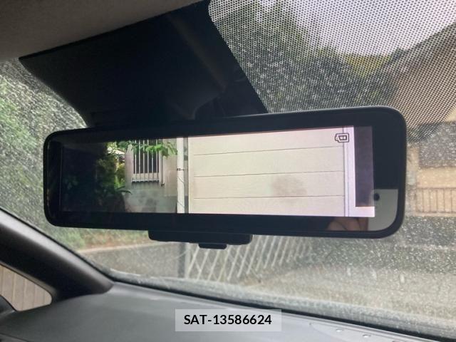 Nissan LEAF 2018-05 7358411-24