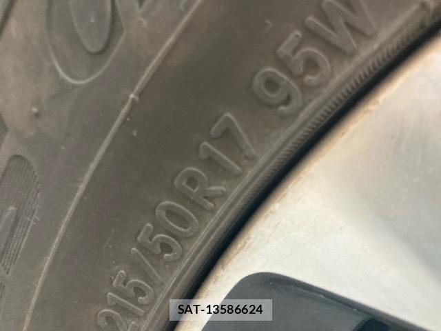 Nissan LEAF 2018-05 7358411-8