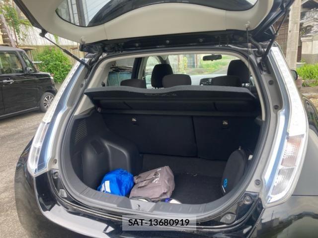 Nissan LEAF 2015-06 7358408-10