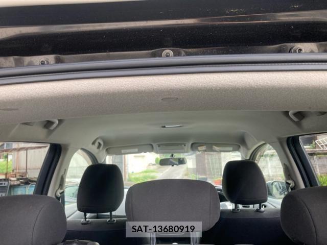 Nissan LEAF 2015-06 7358408-11