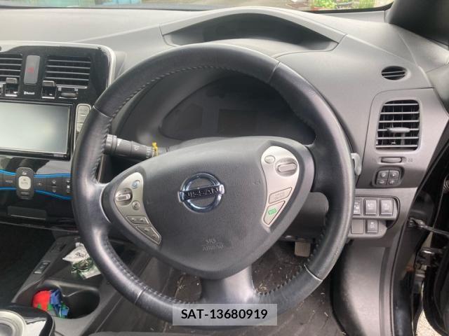 Nissan LEAF 2015-06 7358408-16