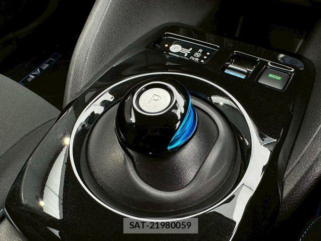 Nissan LEAF 2021-05 7358406-16