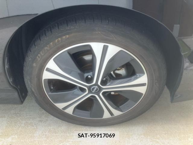 Nissan LEAF 2022-03 7358399-12