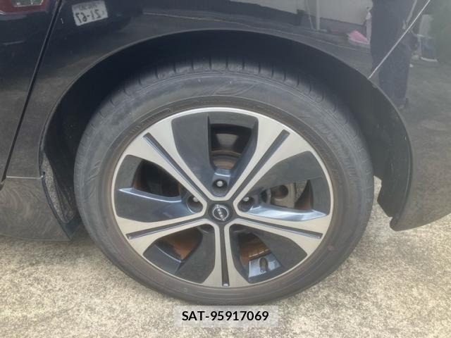 Nissan LEAF 2022-03 7358399-13