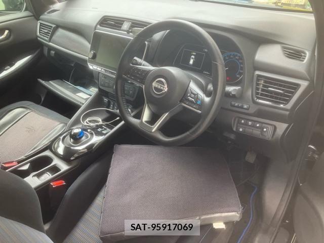 Nissan LEAF 2022-03 7358399-3