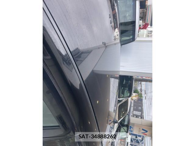 Nissan LEAF 2019-05 7358407-9