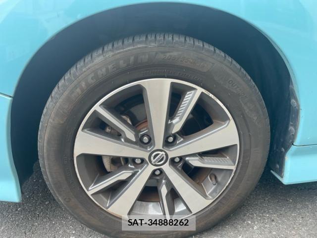 Nissan LEAF 2019-05 7358407-6