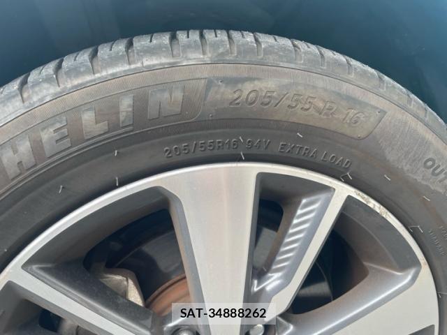 Nissan LEAF 2019-05 7358407-7