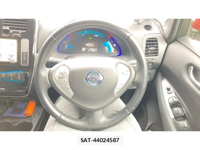 Nissan LEAF 2013-09 7358409-14