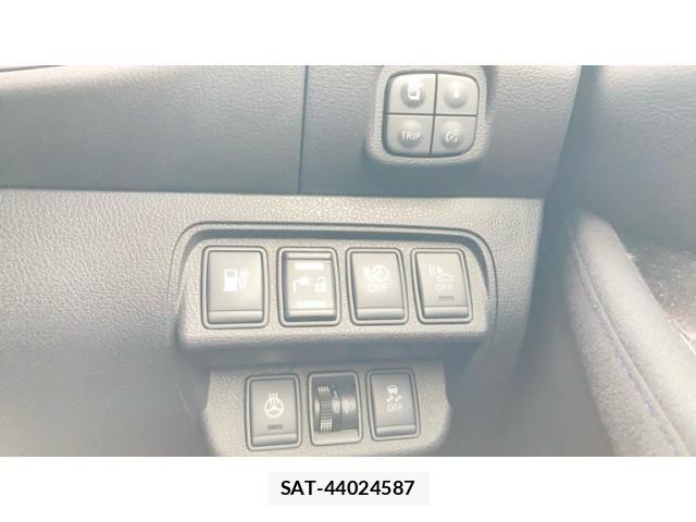 Nissan LEAF 2013-09 7358409-15
