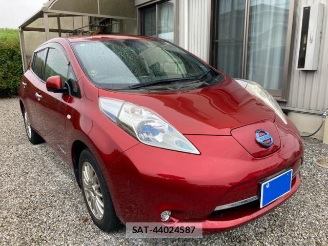 Nissan LEAF 2013-09 7358409-2