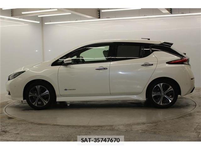 Nissan LEAF 2017-12 7392609-8