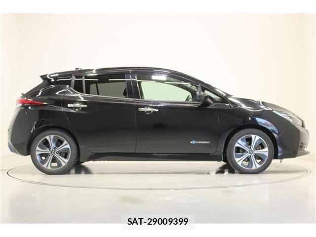 Nissan LEAF 2022-02 7392605-12