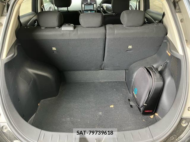 Nissan LEAF 2014-12 7392608-9