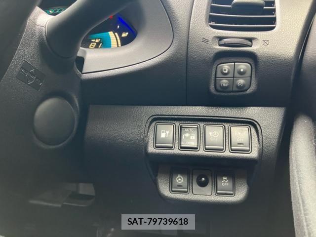 Nissan LEAF 2014-12 7392608-21