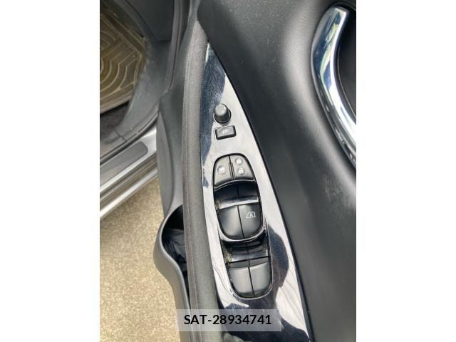 Nissan LEAF 2017-06 7392606-9