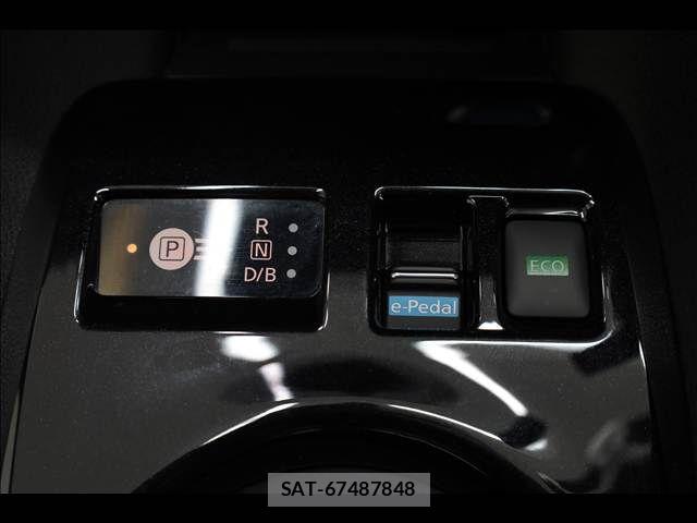 Nissan LEAF 2022-02 7392604-14