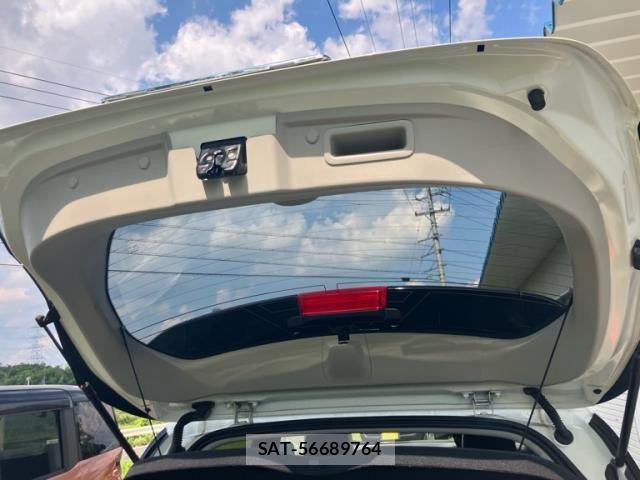 Nissan LEAF 2021-04 7455282-8
