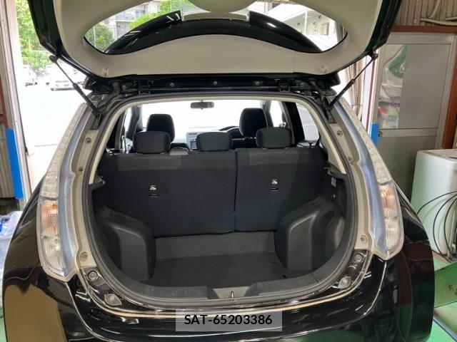 Nissan LEAF 2015-06 7455281-10