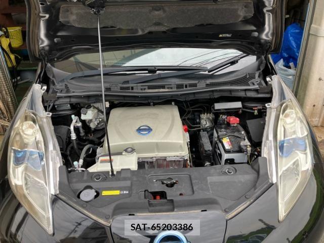 Nissan LEAF 2015-06 7455281-11