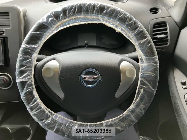 Nissan LEAF 2015-06 7455281-18