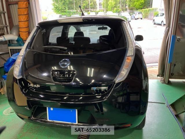 Nissan LEAF 2015-06 7455281-1